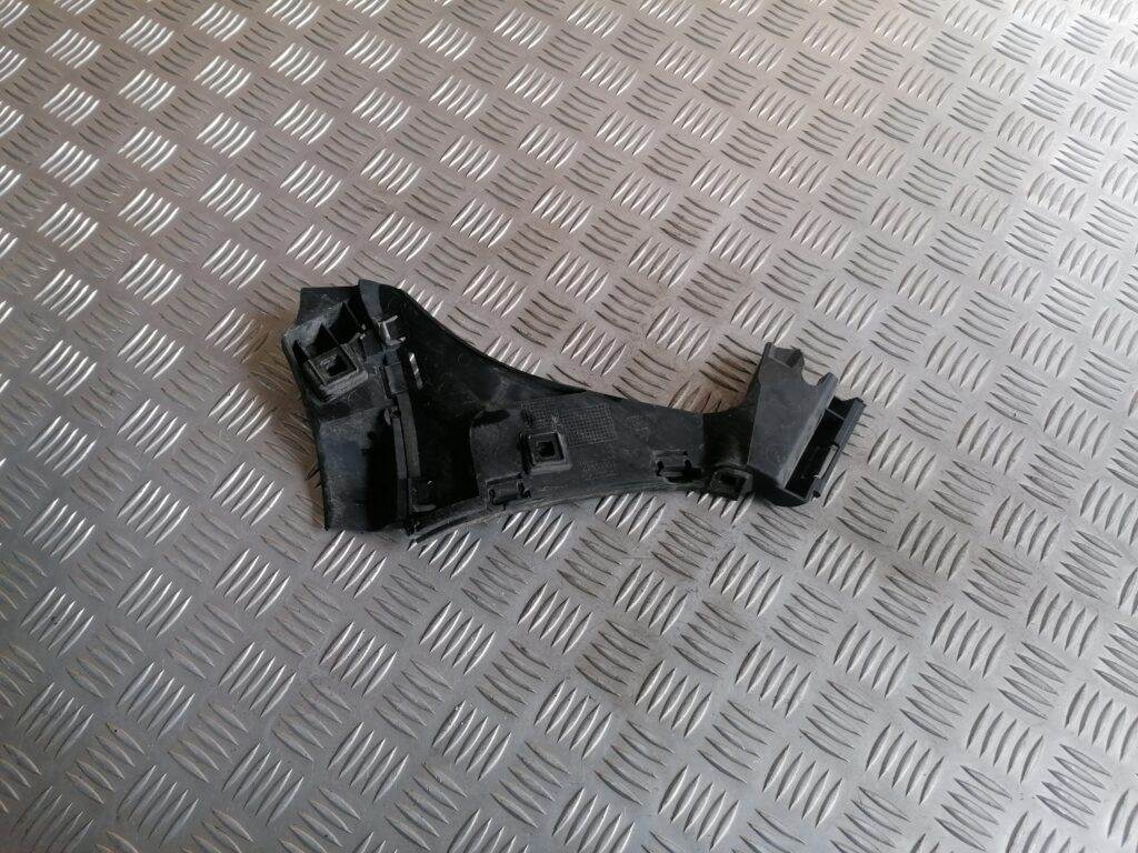 Priekšējā spārna un bufera stiprinājums priekš VOLVO C30 2008 SILVER 2 Priekšējā spārna un bufera stiprinājums priekš VOLVO C30 2008 SILVER