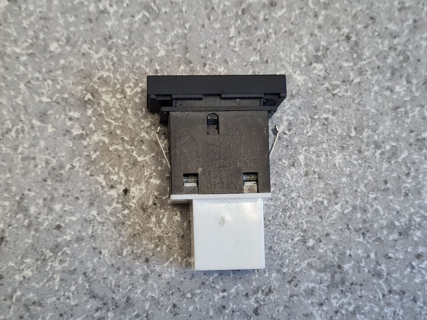 ESP poga priekš AUDI A6 2008 2 ESP poga priekš AUDI A6 2008