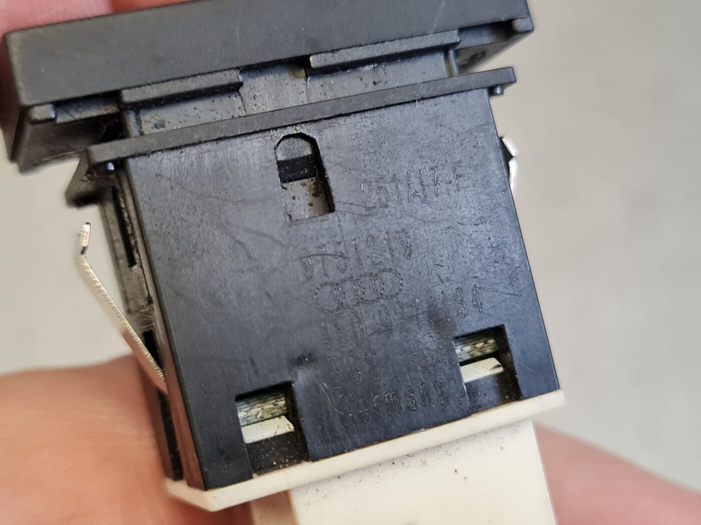 ESP poga priekš AUDI A6 2008 3 ESP poga priekš AUDI A6 2008