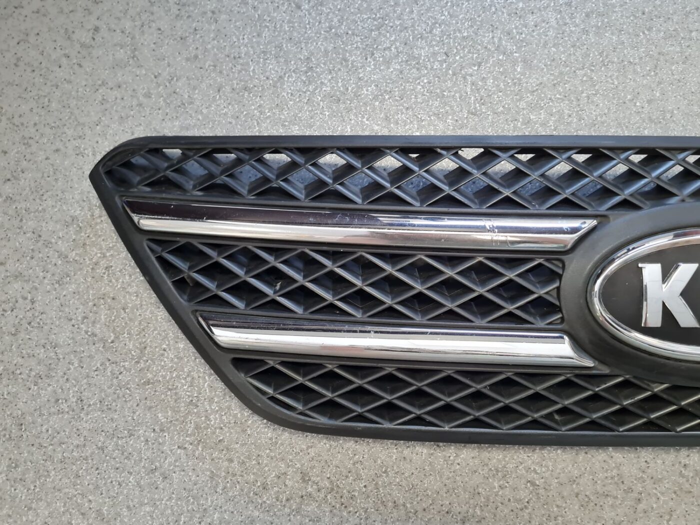 Bufera reste priekš KIA CEED 2007 2 Bufera reste priekš KIA CEED 2007