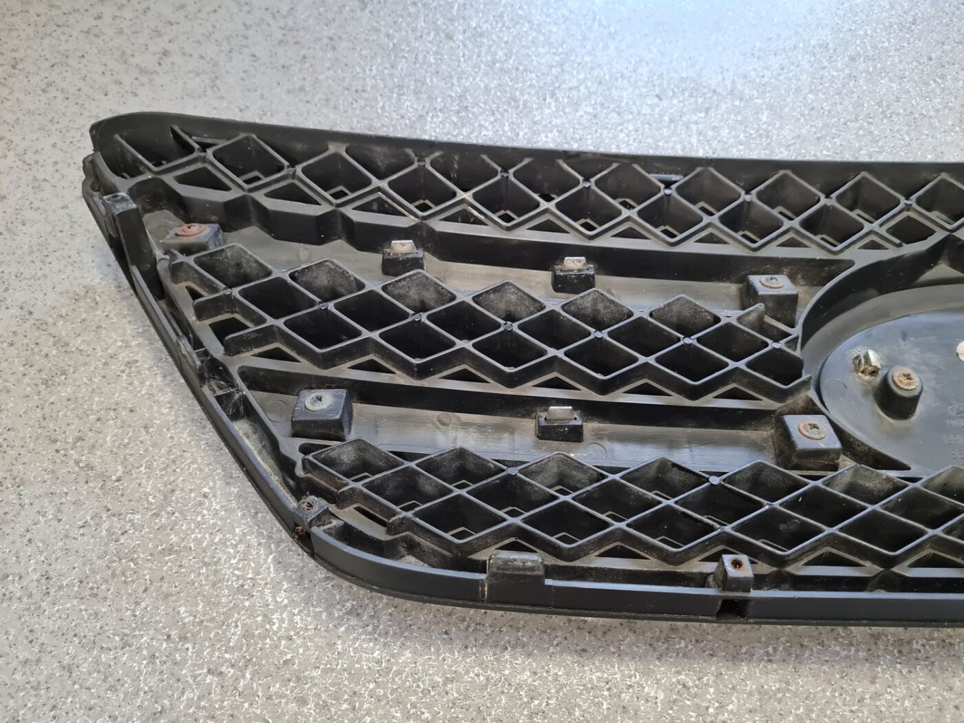 Bufera reste priekš KIA CEED 2007 8 Bufera reste priekš KIA CEED 2007