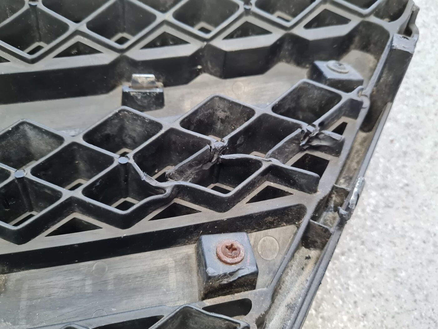 Bufera reste priekš KIA CEED 2007 4 Bufera reste priekš KIA CEED 2007