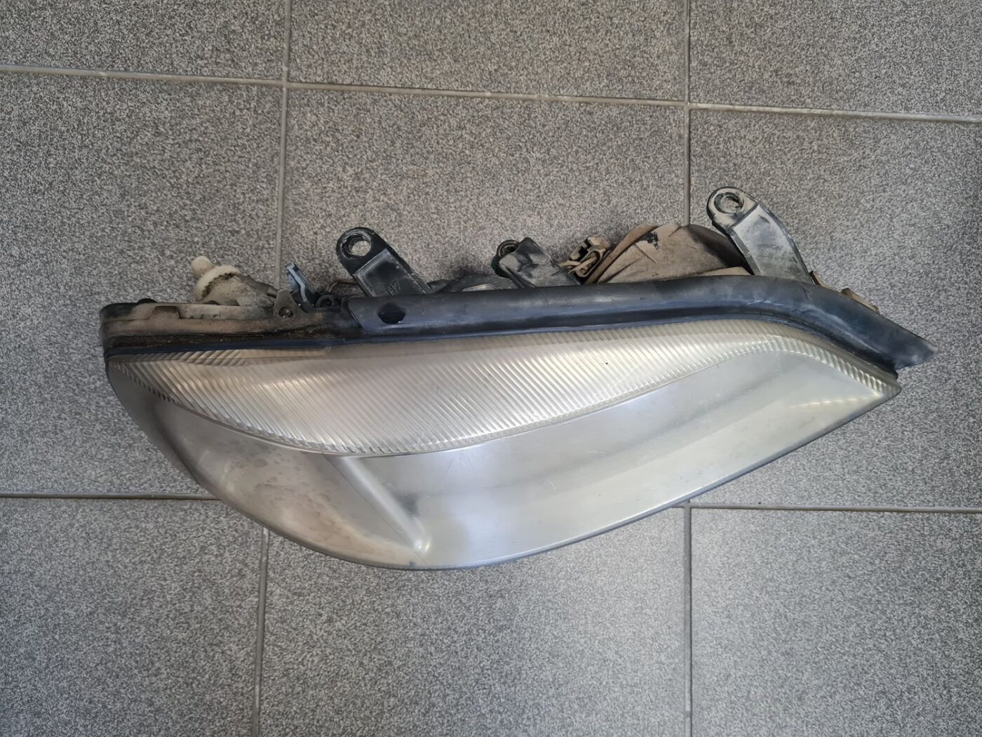 Priekšējais labais lukturis priekš OPEL ASTRA 2002 13 Priekšējais labais lukturis priekš OPEL ASTRA 2002