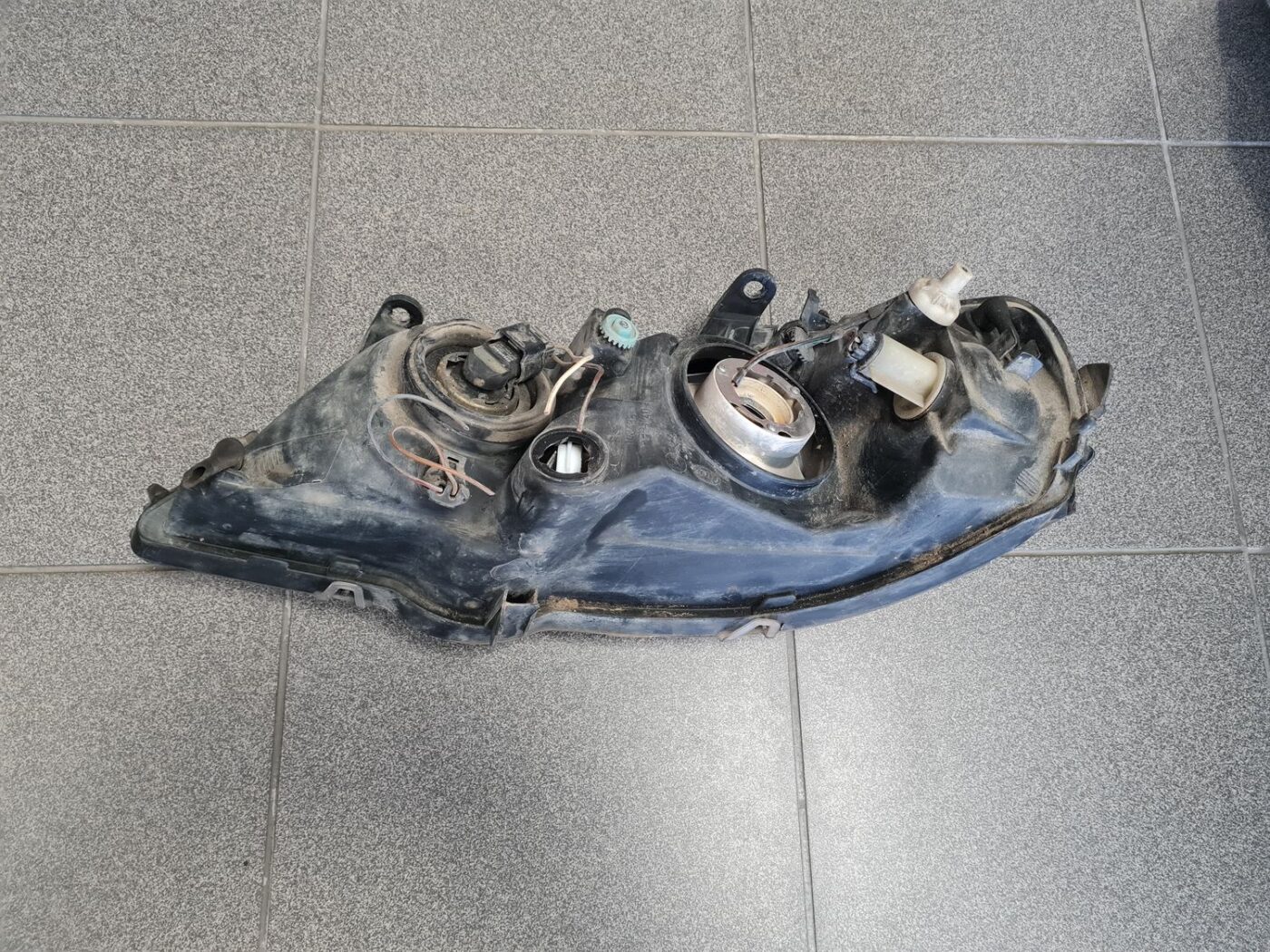 Priekšējais labais lukturis priekš OPEL ASTRA 2002 12 Priekšējais labais lukturis priekš OPEL ASTRA 2002