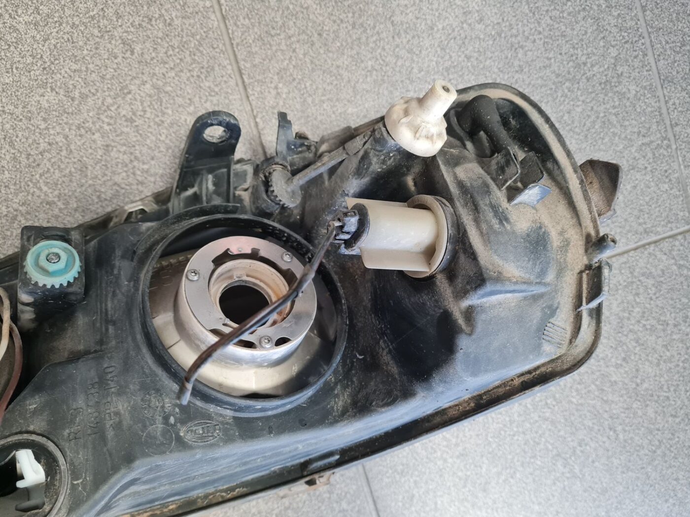 Priekšējais labais lukturis priekš OPEL ASTRA 2002 11 Priekšējais labais lukturis priekš OPEL ASTRA 2002