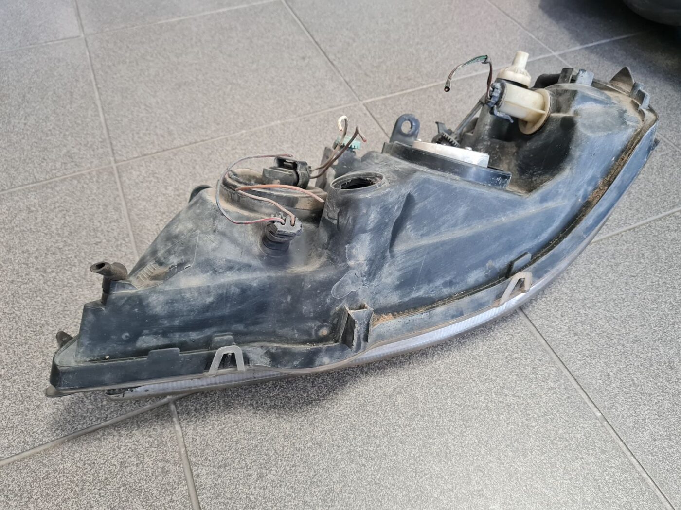 Priekšējais labais lukturis priekš OPEL ASTRA 2002 9 Priekšējais labais lukturis priekš OPEL ASTRA 2002