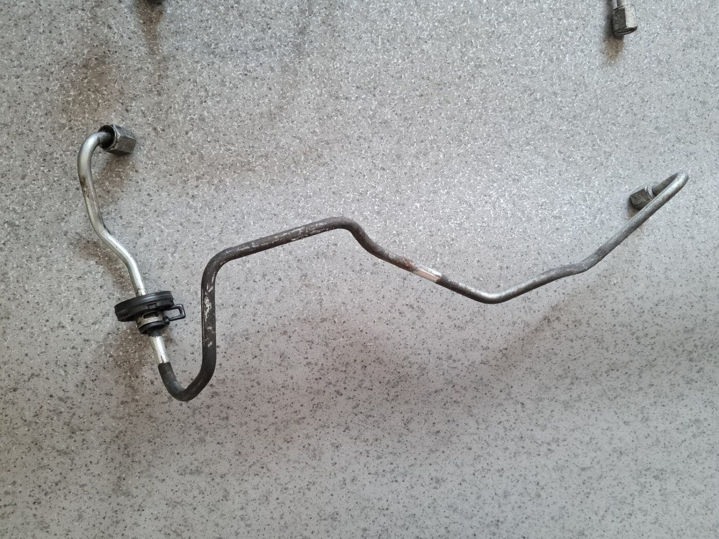 Degvielas caurule priekš SUBARU LEGACY 2009 2 Degvielas caurule priekš SUBARU LEGACY 2009