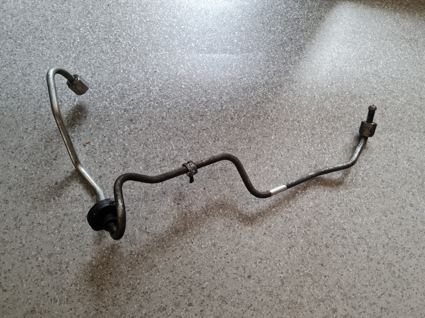 Degvielas caurule priekš SUBARU LEGACY 2009 3 Degvielas caurule priekš SUBARU LEGACY 2009