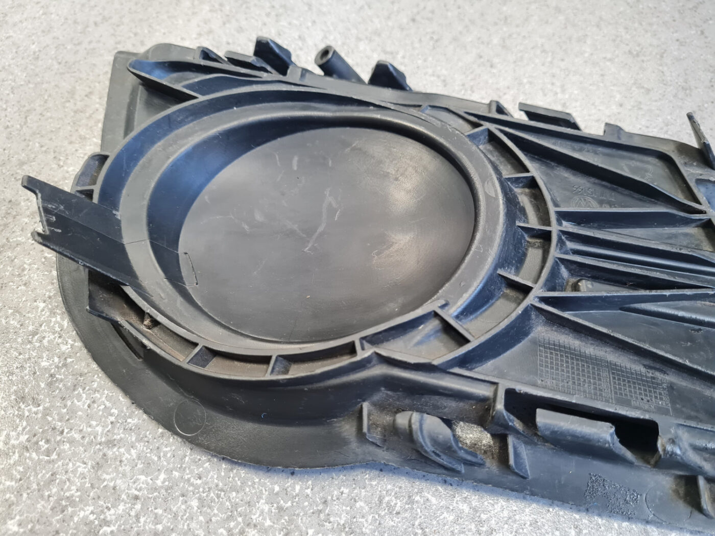 Miglas luktura reste, pa kreisi priekš VW Tiguan 2007-2016 5N0853665 5 Miglas luktura reste, pa kreisi priekš VW Tiguan 2007-2016 5N0853665