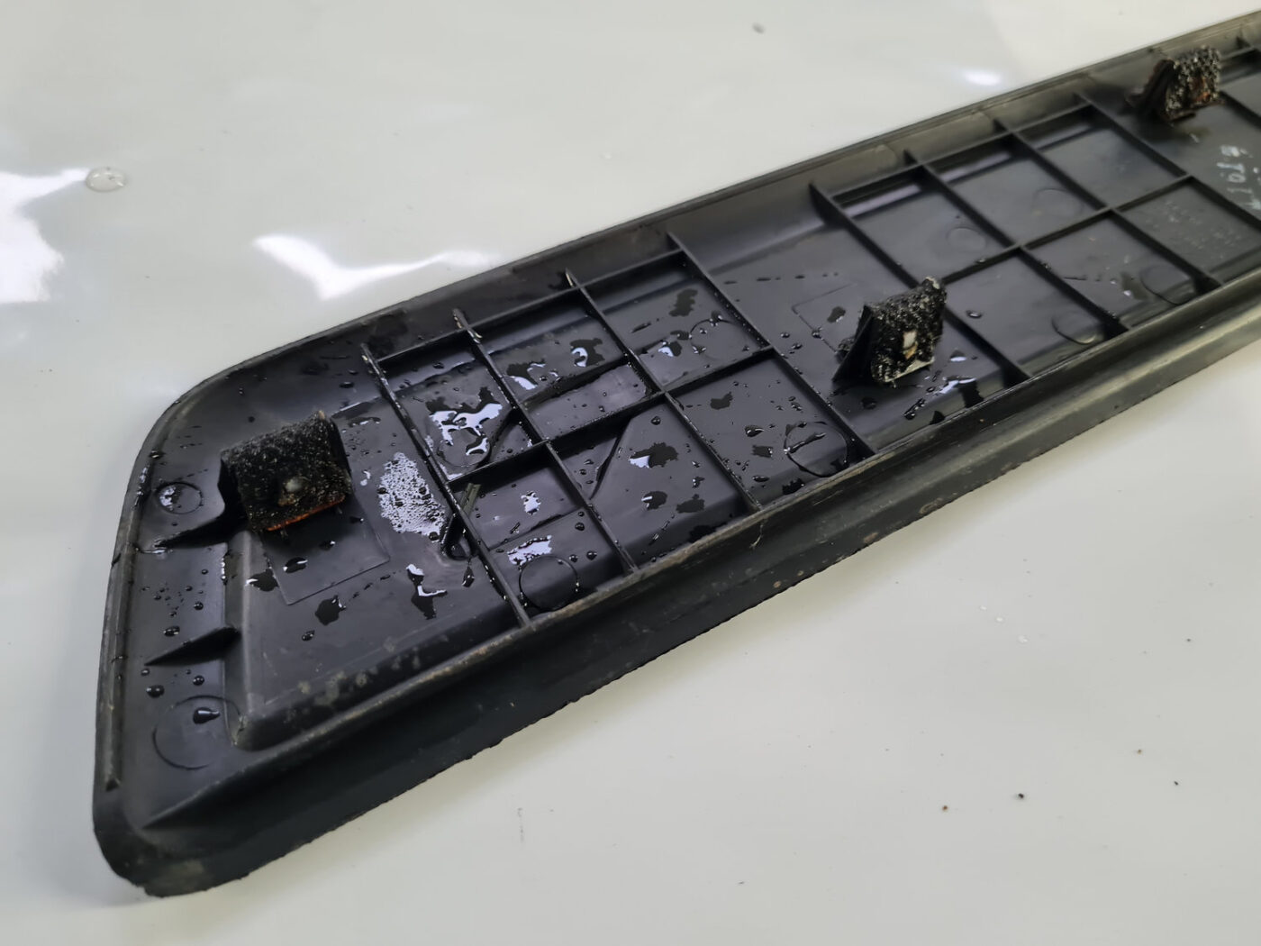 Sliekšņa labā uzlika priekš KIA Sportage 2011-2016 858833U010 5 Sliekšņa labā uzlika priekš KIA Sportage 2011-2016 858833U010