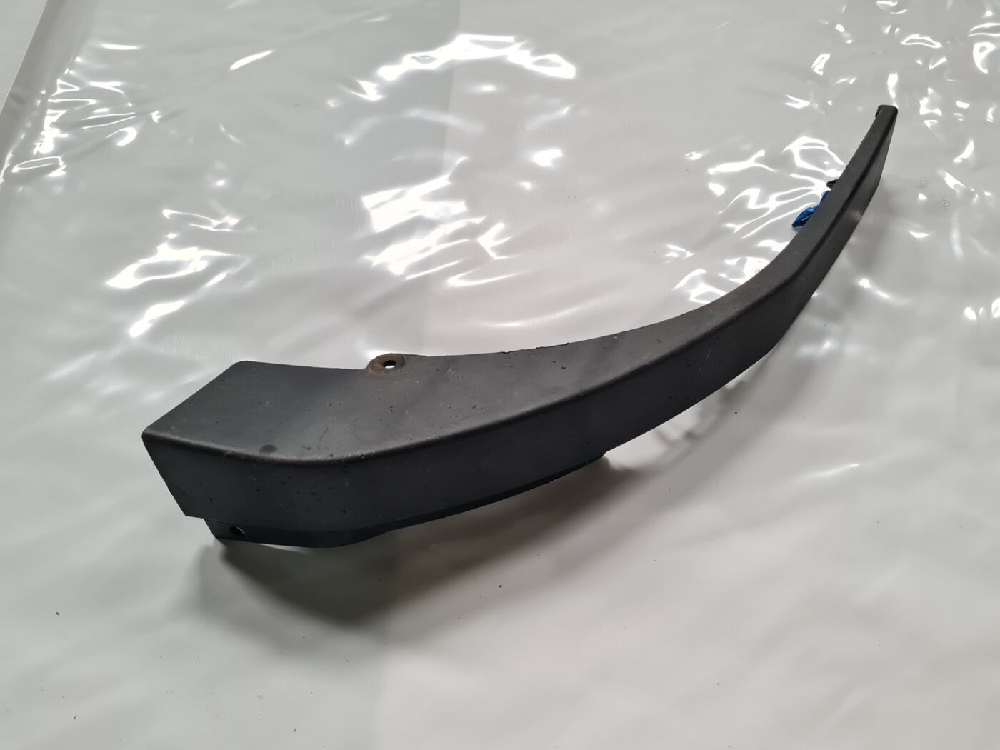 Aizmugurēja bufera uzlika pa kreisi priekš Land Rover Range Rover 2011-2018 2 Aizmugurēja bufera uzlika pa kreisi priekš Land Rover Range Rover 2011-2018