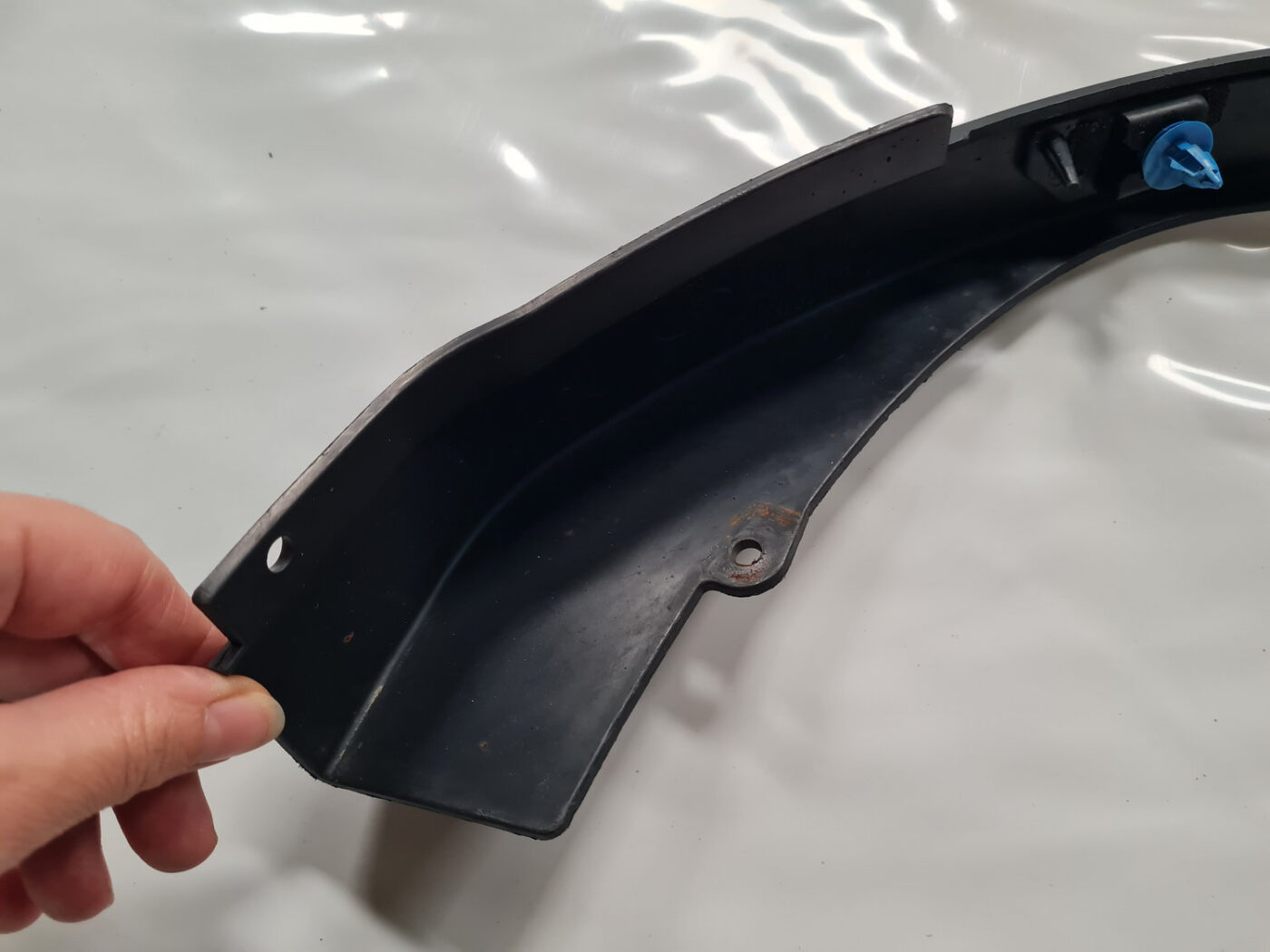 Aizmugurēja bufera uzlika pa kreisi priekš Land Rover Range Rover 2011-2018 7 Aizmugurēja bufera uzlika pa kreisi priekš Land Rover Range Rover 2011-2018