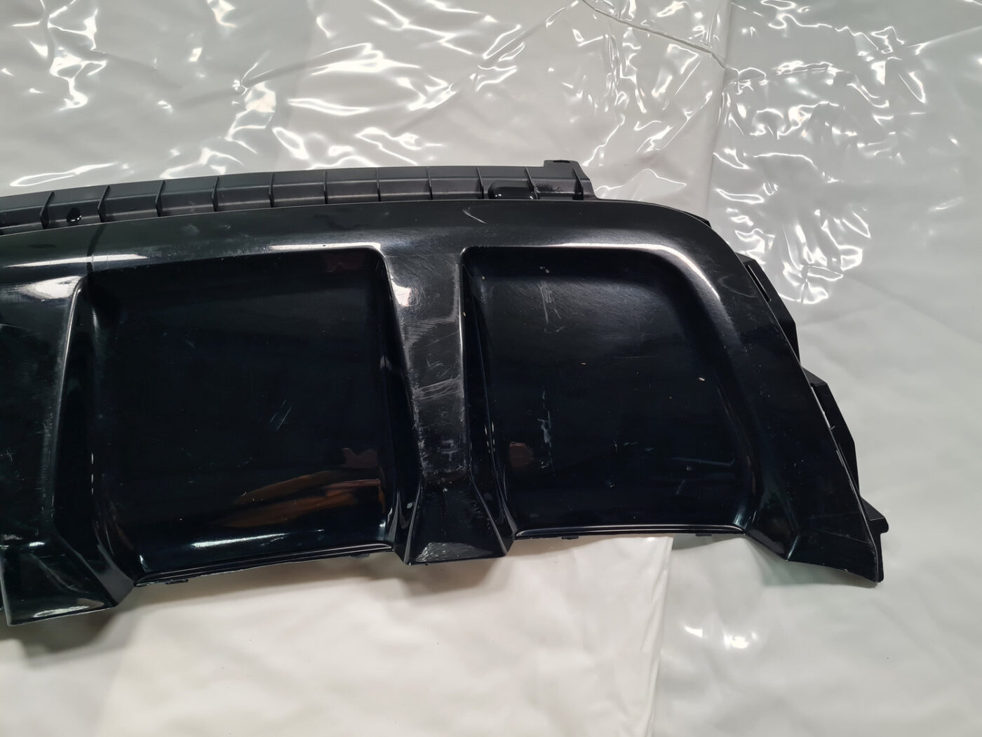 Aizmugurēja bufera uzlika priekš LAND ROVER EVOQUE 2012-2019 15 Aizmugurēja bufera uzlika priekš LAND ROVER EVOQUE 2012-2019