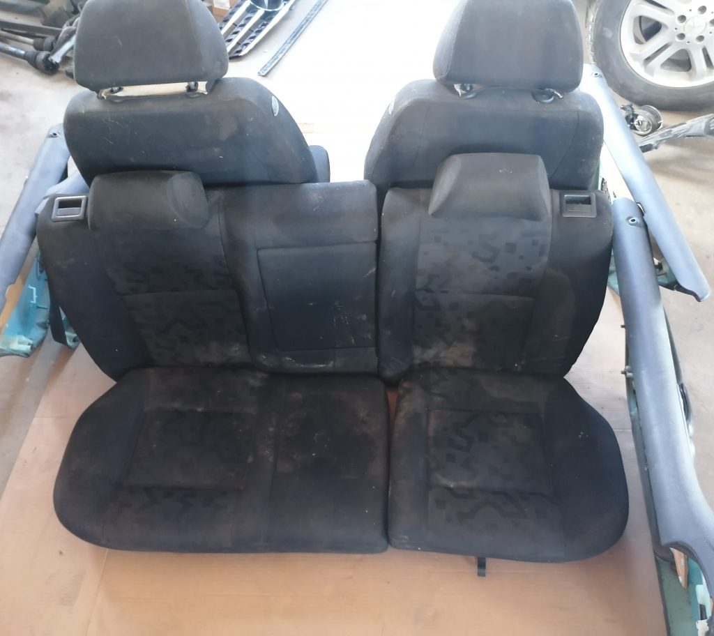 Sēdekļu komplekts priekš VW GOLF IV 1999 3 Sēdekļu komplekts priekš VW GOLF IV 1999