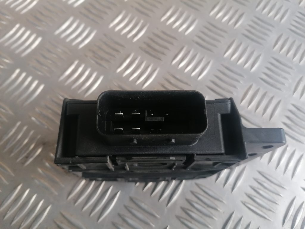 Sprieguma stabilizācijas bloks priekš VW GOLF VARIANT 2012 2 Sprieguma stabilizācijas bloks priekš VW GOLF VARIANT 2012