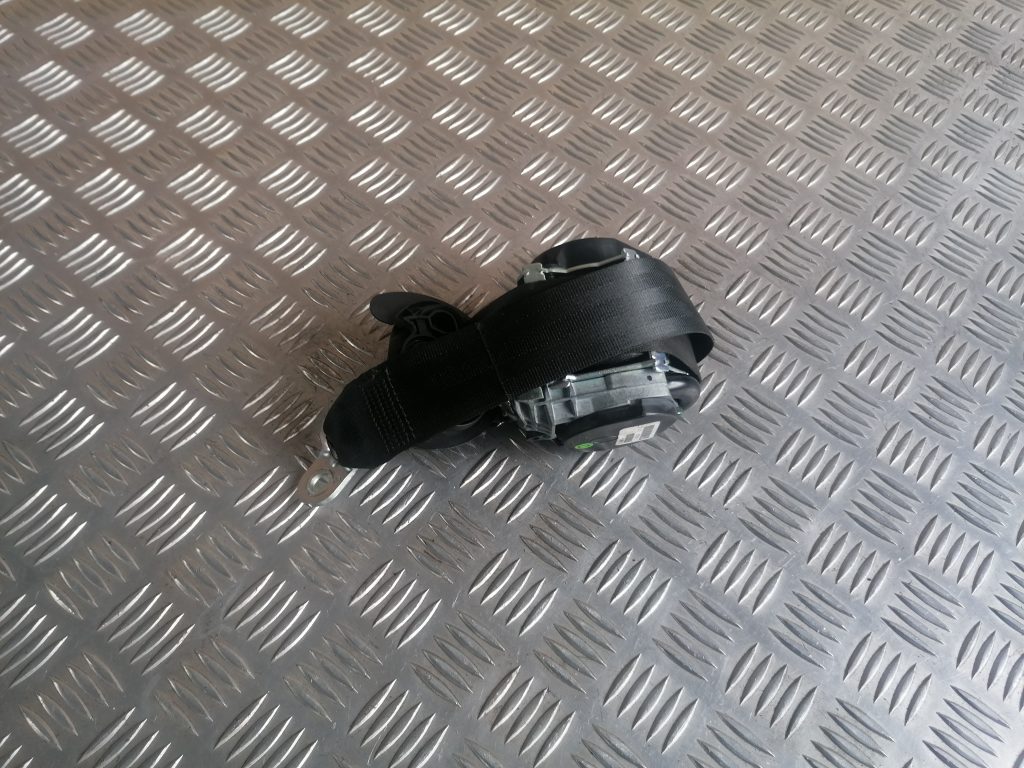 Priekšējā labā drošības josta priekš VW GOLF VARIANT 2012 1 Priekšējā labā drošības josta priekš VW GOLF VARIANT 2012