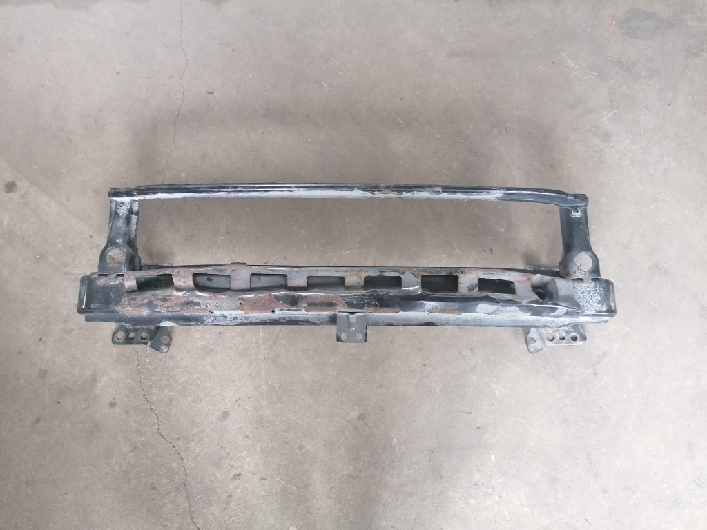 Priekšējā bufera pastiprinātājs priekš VW GOLF VARIANT 2012 1 Priekšējā bufera pastiprinātājs priekš VW GOLF VARIANT 2012