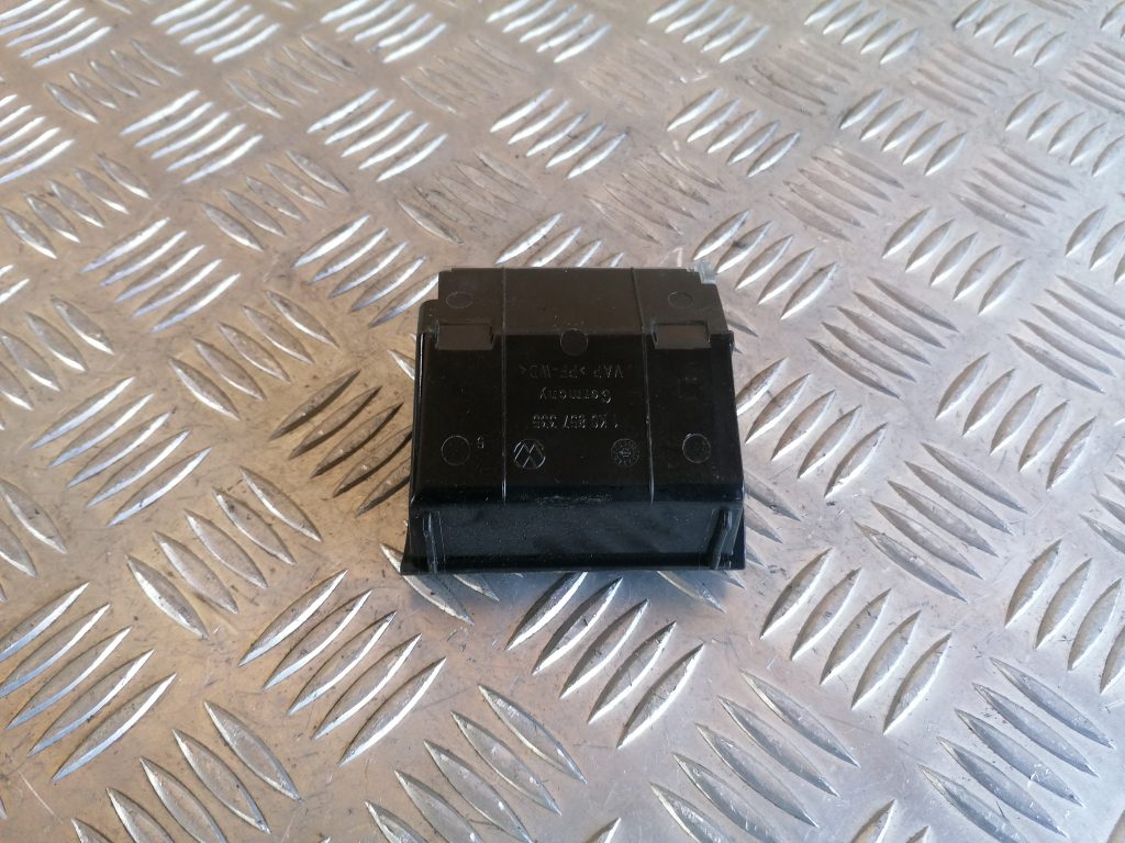 Pelnu trauks priekš VW GOLF VARIANT 2012 2 Pelnu trauks priekš VW GOLF VARIANT 2012