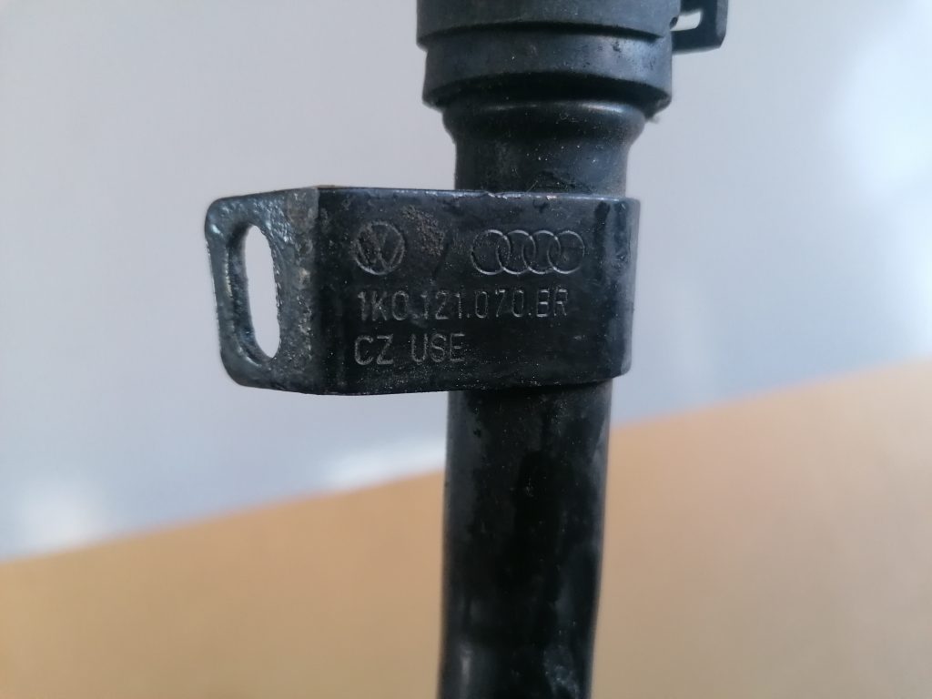 Dzesēšanas caurule priekš VW GOLF VARIANT 2012 2 Dzesēšanas caurule priekš VW GOLF VARIANT 2012