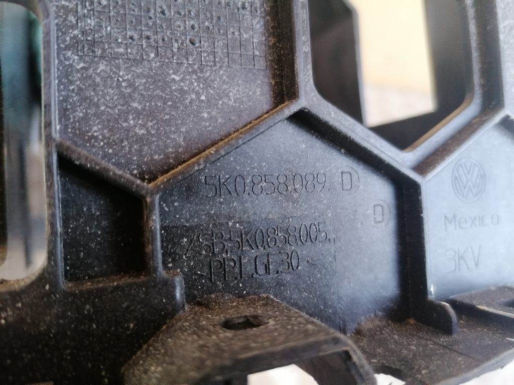 Automašīnas radio kronšteins priekš VW GOLF VARIANT 2012 2 Automašīnas radio kronšteins priekš VW GOLF VARIANT 2012