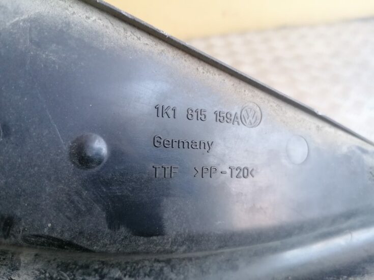 img 20220622 083240 v01 - Vējstikla uzlika (deflektors) priekš VW GOLF VARIANT 2012
