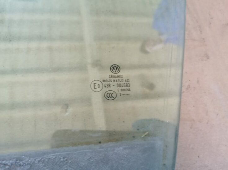 Priekšējo kreiso durvju stikls priekš VW GOLF VARIANT 2012 2