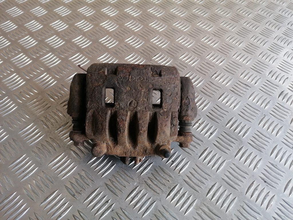 Priekšējais kreisais suports priekš SUBARU LEGACY 2009 1 Priekšējais kreisais suports priekš SUBARU LEGACY 2009