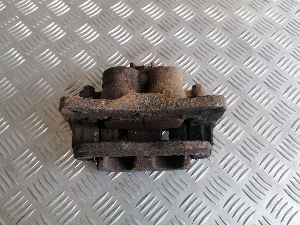 Priekšējais kreisais suports priekš SUBARU LEGACY 2009 2 Priekšējais kreisais suports priekš SUBARU LEGACY 2009