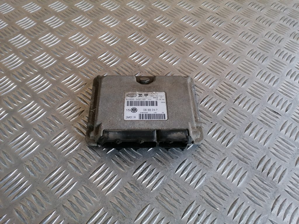 Dzinēja vadības bloks priekš VW GOLF IV 1999 1 Dzinēja vadības bloks priekš VW GOLF IV 1999