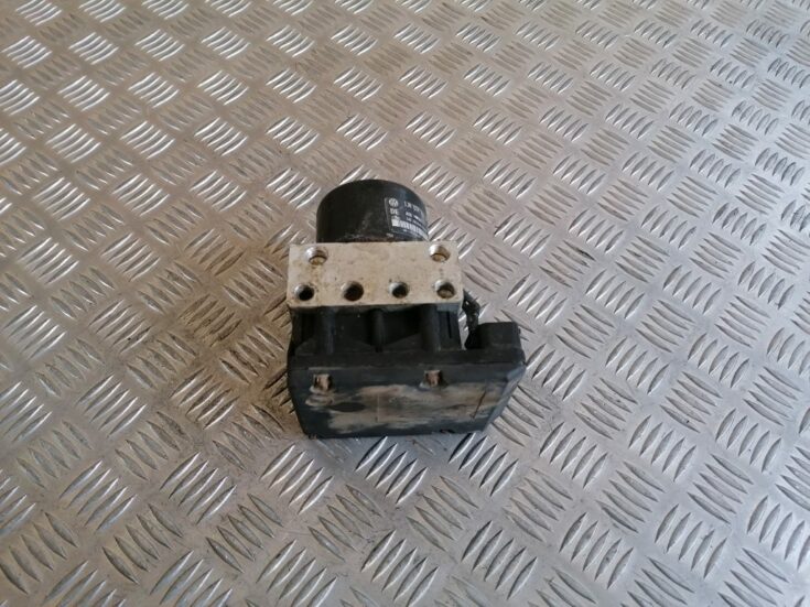 ABS bloks priekš VW GOLF IV 1999 1