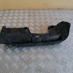 Salona plastmasa priekš VW GOLF IV 1999