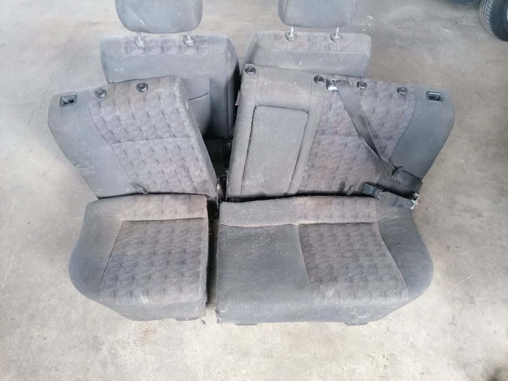 Sēdekļu komplekts priekš OPEL ASTRA 2002 3 Sēdekļu komplekts priekš OPEL ASTRA 2002