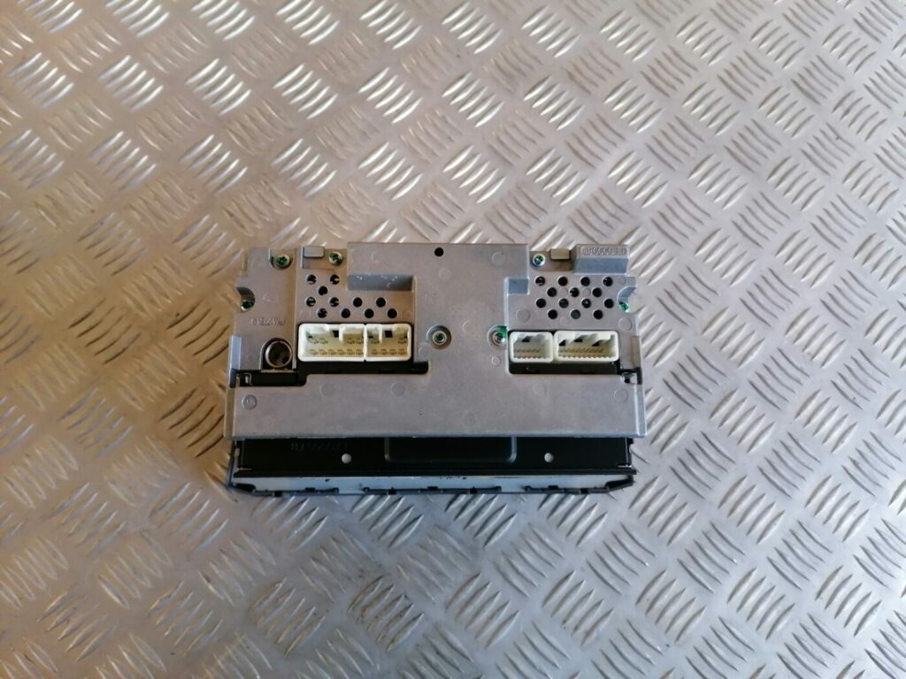 CD/DVD/Navigācijas bloks priekš TOYOTA AVENSIS 2007 2 CD/DVD/Navigācijas bloks priekš TOYOTA AVENSIS 2007