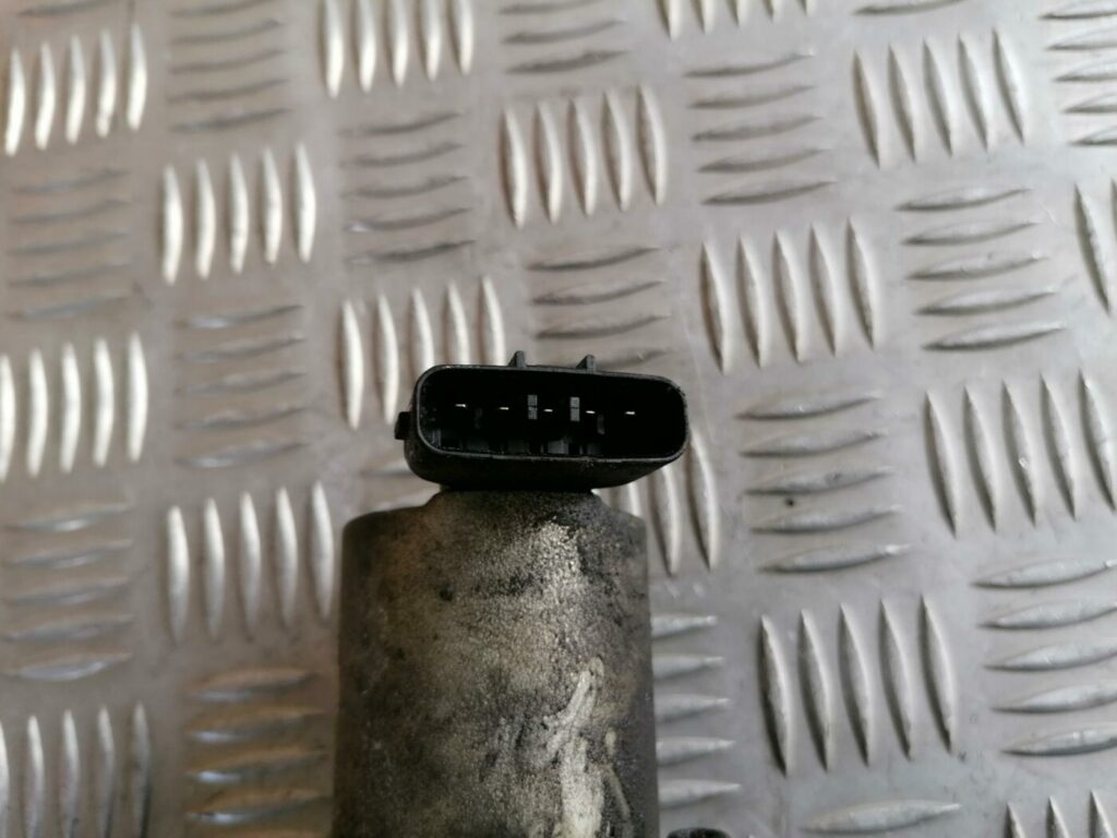 EGR vārsts priekš TOYOTA AVENSIS 2007 2 EGR vārsts priekš TOYOTA AVENSIS 2007