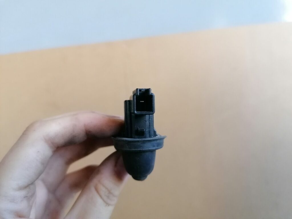 Durvju atvēršanas/aizvēršanas kontakts priekš HONDA ACCORD 2007 YR562P 2 Durvju atvēršanas/aizvēršanas kontakts priekš HONDA ACCORD 2007 YR562P