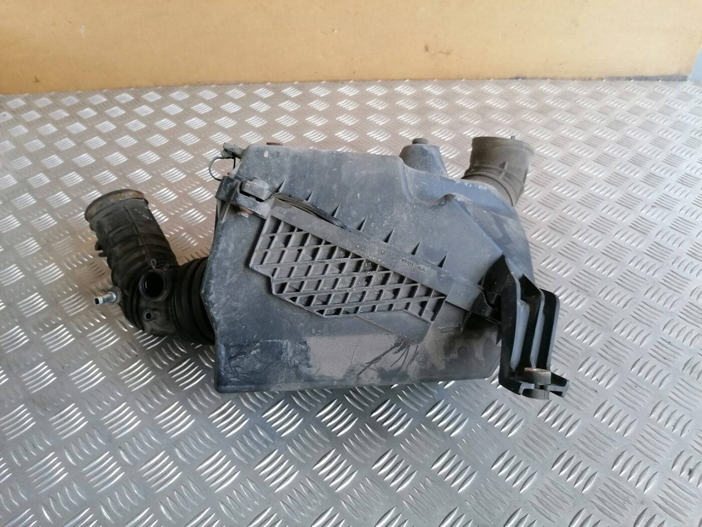 Gaisa filtra korpuss priekš HONDA ACCORD 2007 YR562P 2 Gaisa filtra korpuss priekš HONDA ACCORD 2007 YR562P