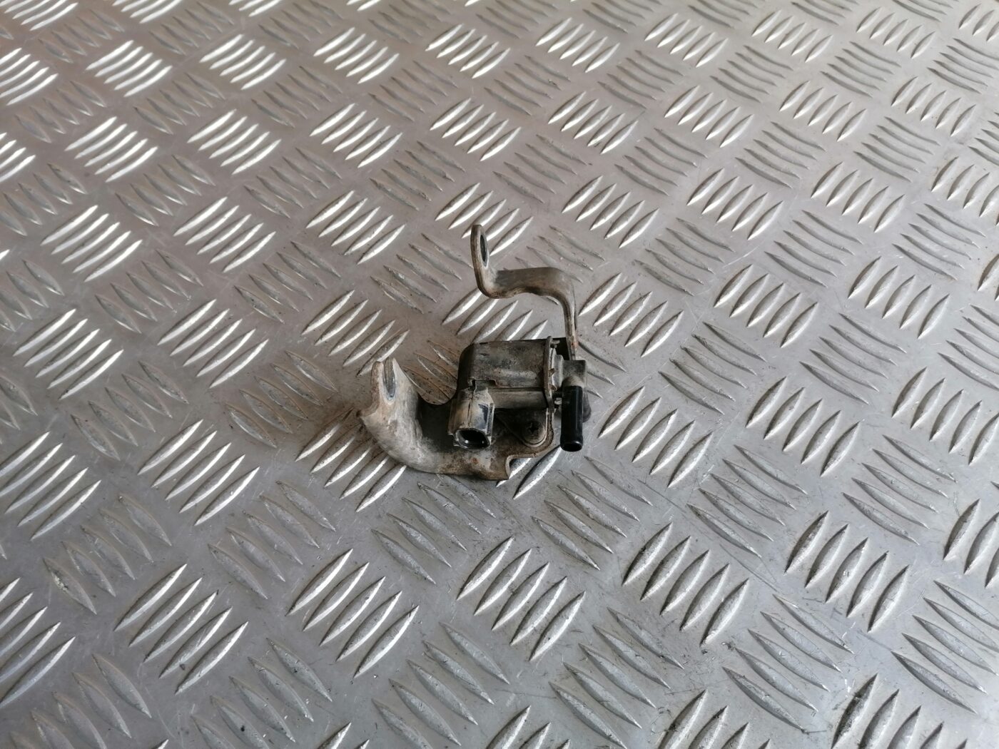 Solenoīda vakuuma vārsts priekš HONDA ACCORD 2007 YR562P 1 Solenoīda vakuuma vārsts priekš HONDA ACCORD 2007 YR562P