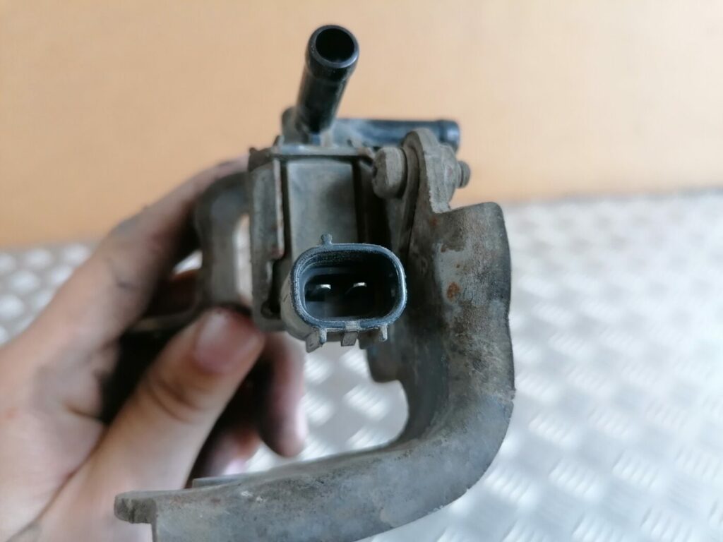 Solenoīda vakuuma vārsts priekš HONDA ACCORD 2007 YR562P 3 Solenoīda vakuuma vārsts priekš HONDA ACCORD 2007 YR562P