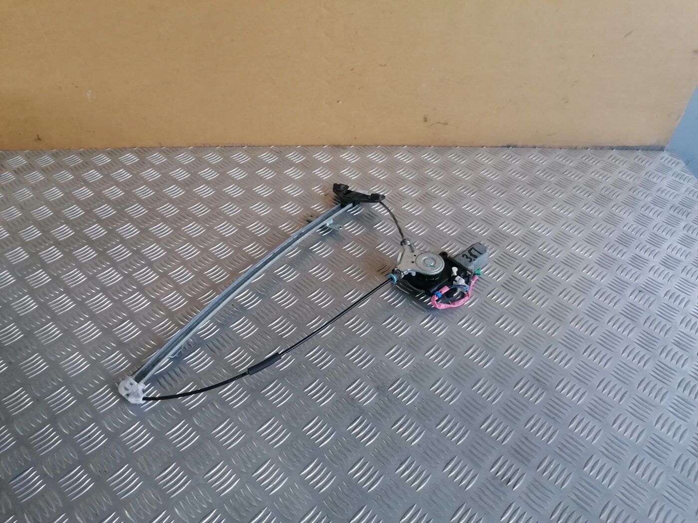 Stikla pacelšanas mehānisms aizmugurējais labais priekš HONDA CR-V 2006 1 Stikla pacelšanas mehānisms aizmugurējais labais priekš HONDA CR-V 2006