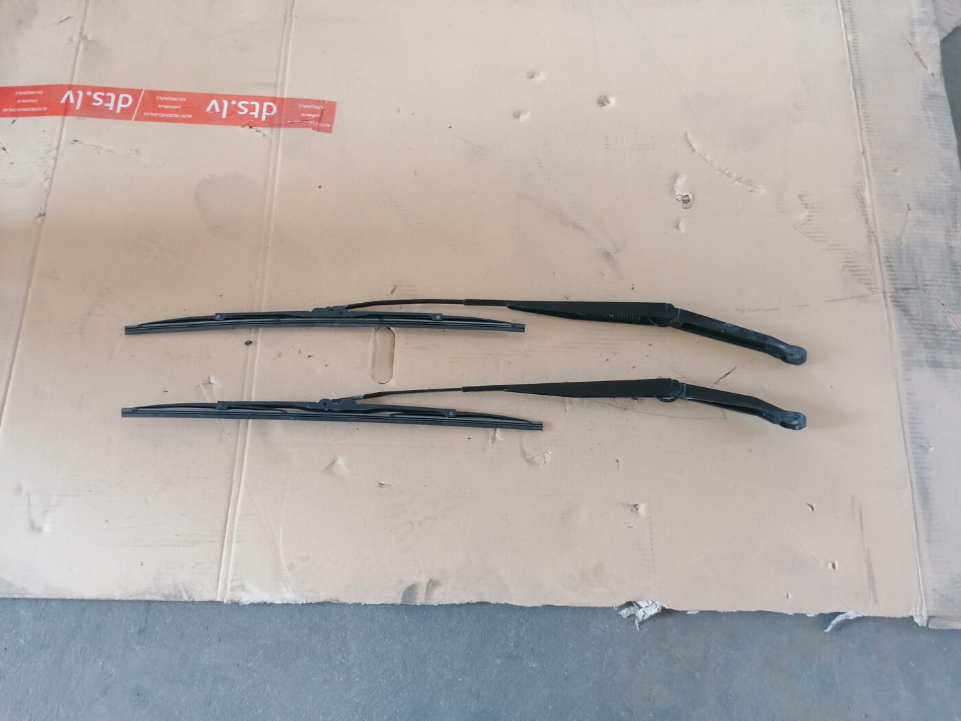 Vējstikla slotu turētāju komplekts priekš HONDA CR-V 2006 1 Vējstikla slotu turētāju komplekts priekš HONDA CR-V 2006