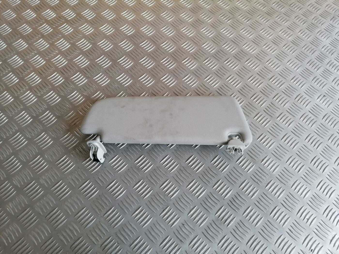 Saules aizsargs priekš AUDI A6 2008 2 Saules aizsargs priekš AUDI A6 2008