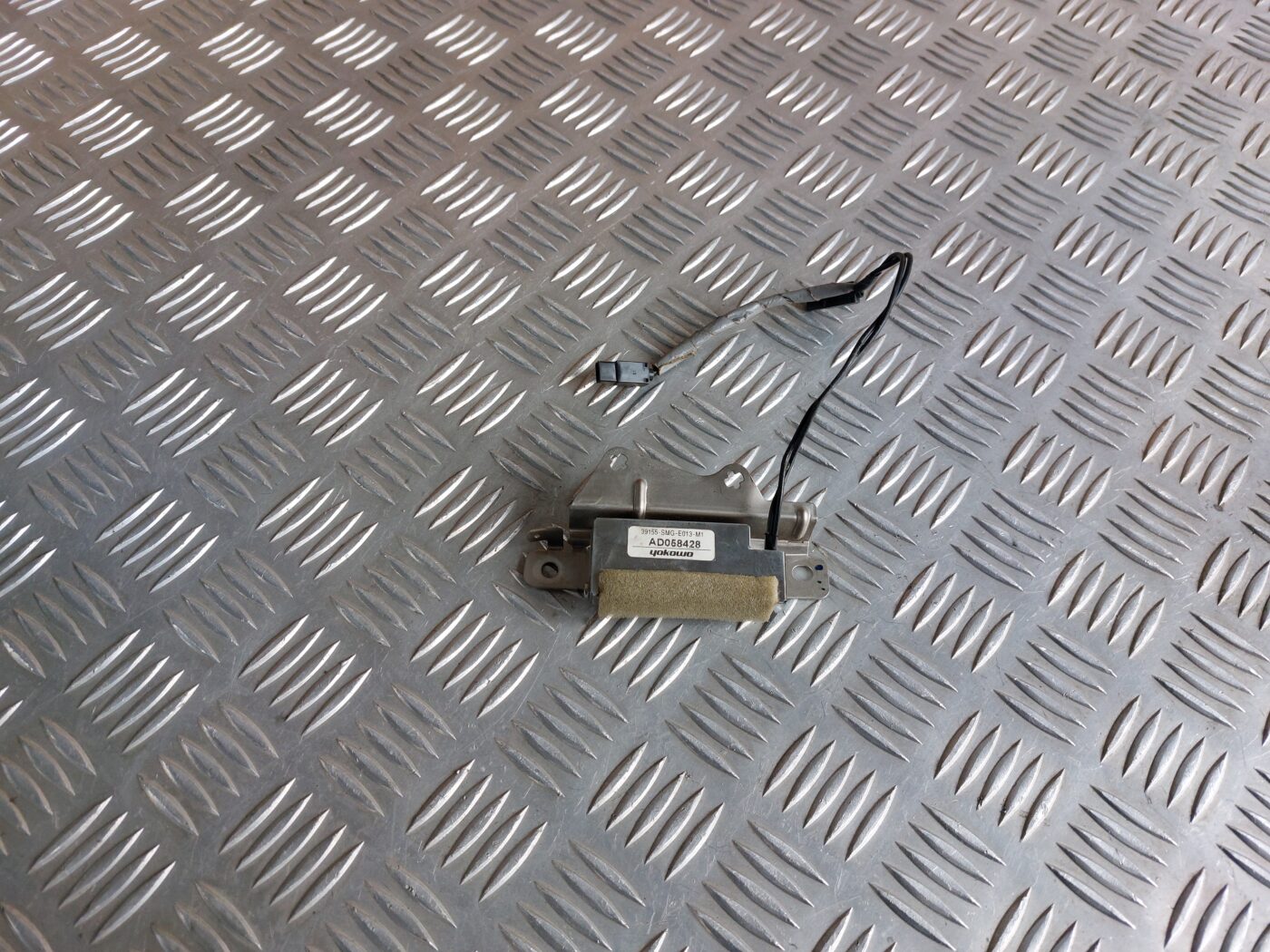 Antenas pastiprinātāja bloks priekš HONDA CIVIC 2006 1 Antenas pastiprinātāja bloks priekš HONDA CIVIC 2006