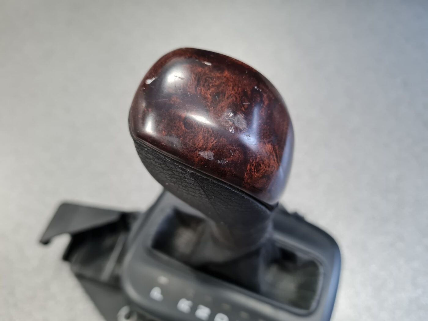 Ātrumu pārslēgšanas slēdzis priekš VOLVO S80 2004 2 Ātrumu pārslēgšanas slēdzis priekš VOLVO S80 2004