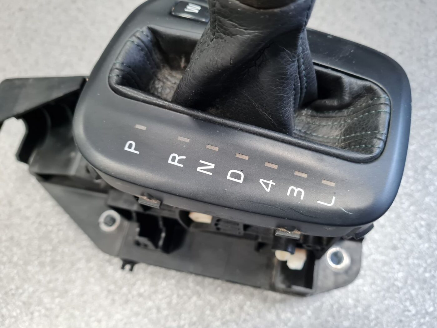 Ātrumu pārslēgšanas slēdzis priekš VOLVO S80 2004 13 Ātrumu pārslēgšanas slēdzis priekš VOLVO S80 2004