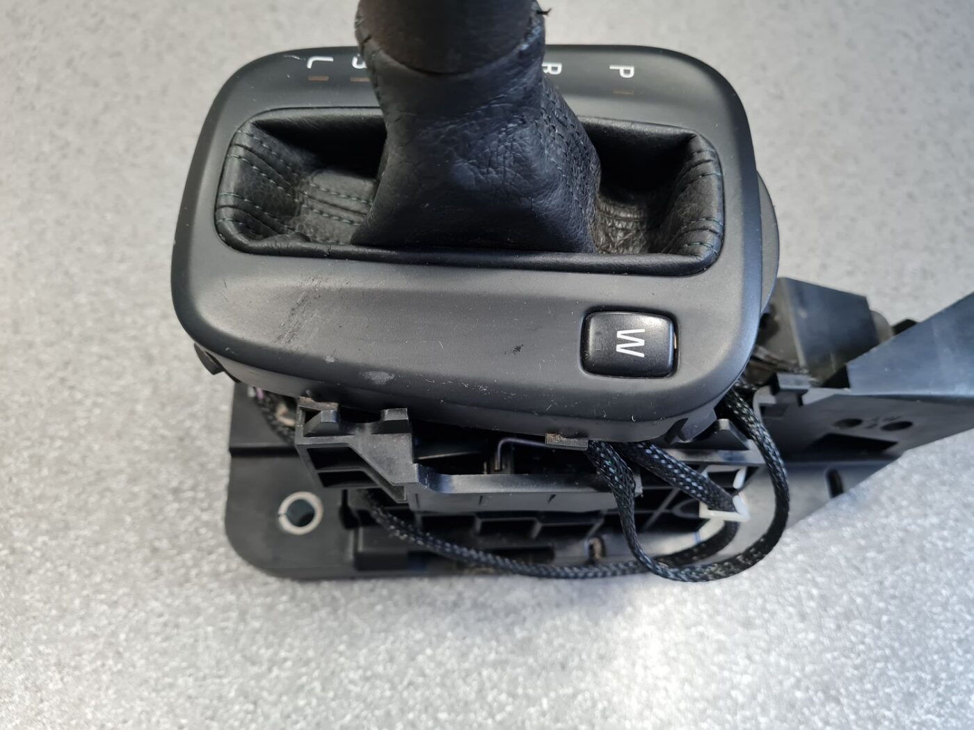 Ātrumu pārslēgšanas slēdzis priekš VOLVO S80 2004 12 Ātrumu pārslēgšanas slēdzis priekš VOLVO S80 2004