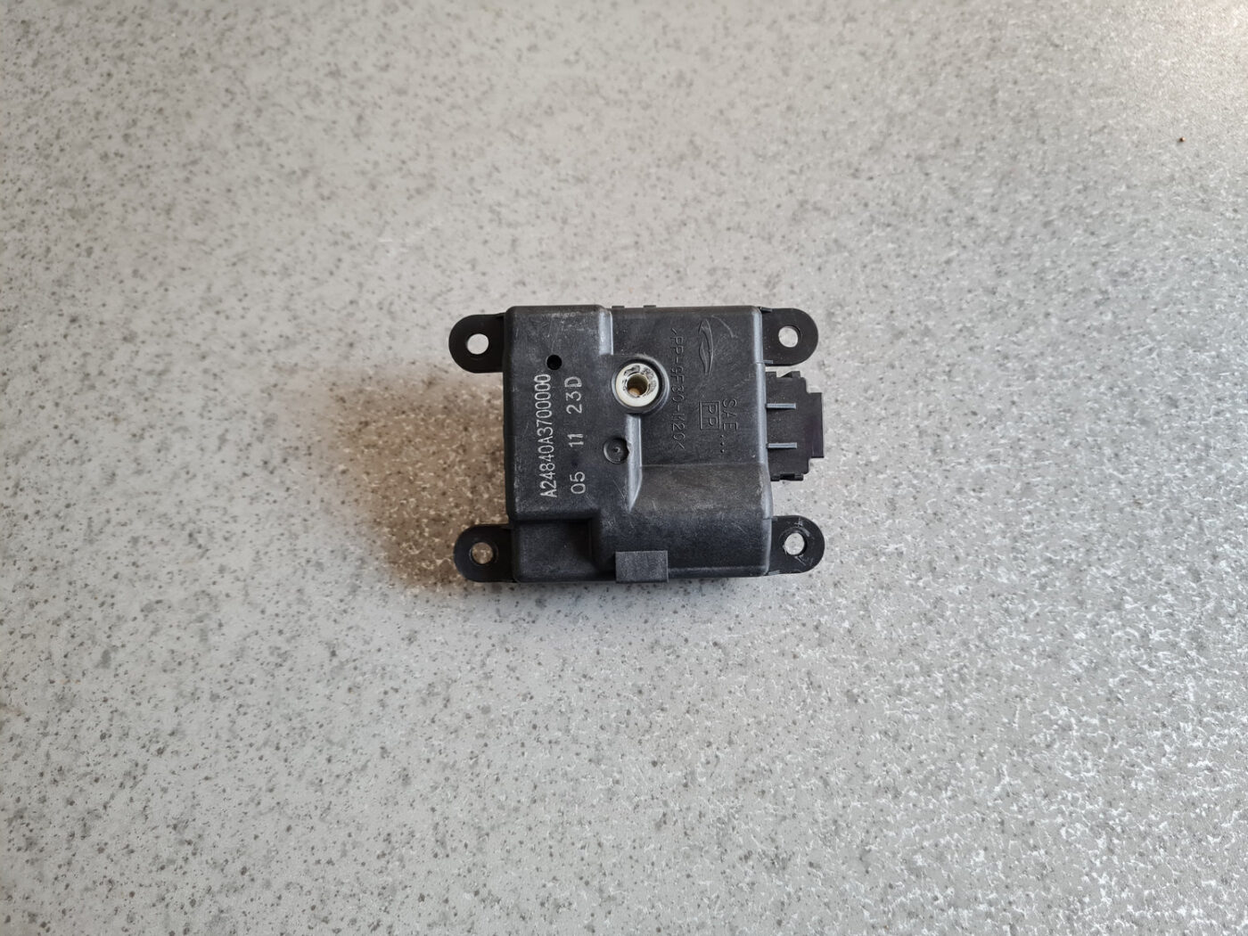 Apsildes sistēmas aktuators priekš HONDA CIVIC 2006 1 Apsildes sistēmas aktuators priekš HONDA CIVIC 2006