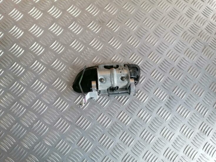 Aizmugurējāis labais durvju rokturis priekš VOLVO S80 2004