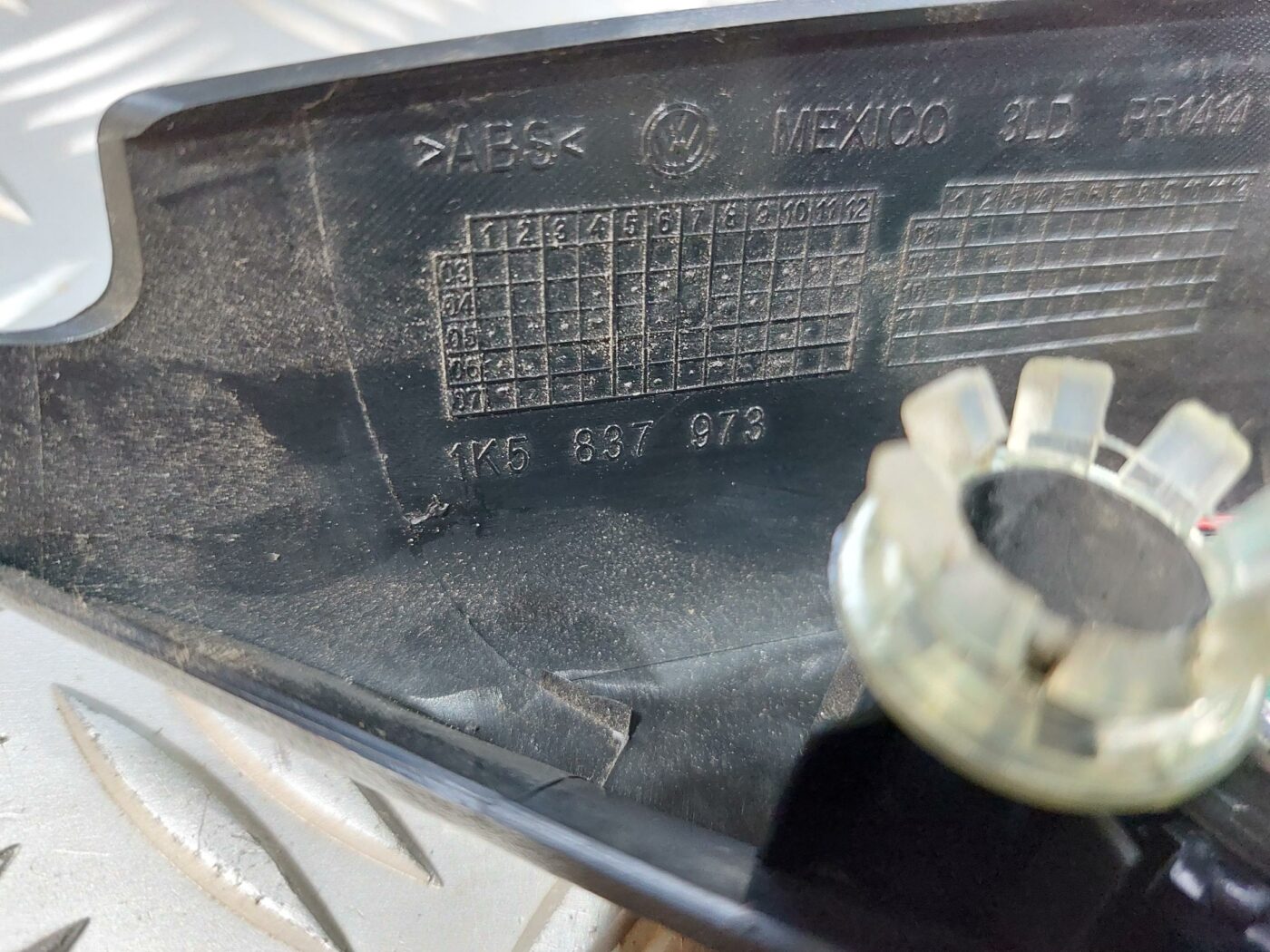 Durvju spoguļa apdares uzlika salonā (ar skaļruni) priekš VW JETTA 2008 3 Durvju spoguļa apdares uzlika salonā (ar skaļruni) priekš VW JETTA 2008