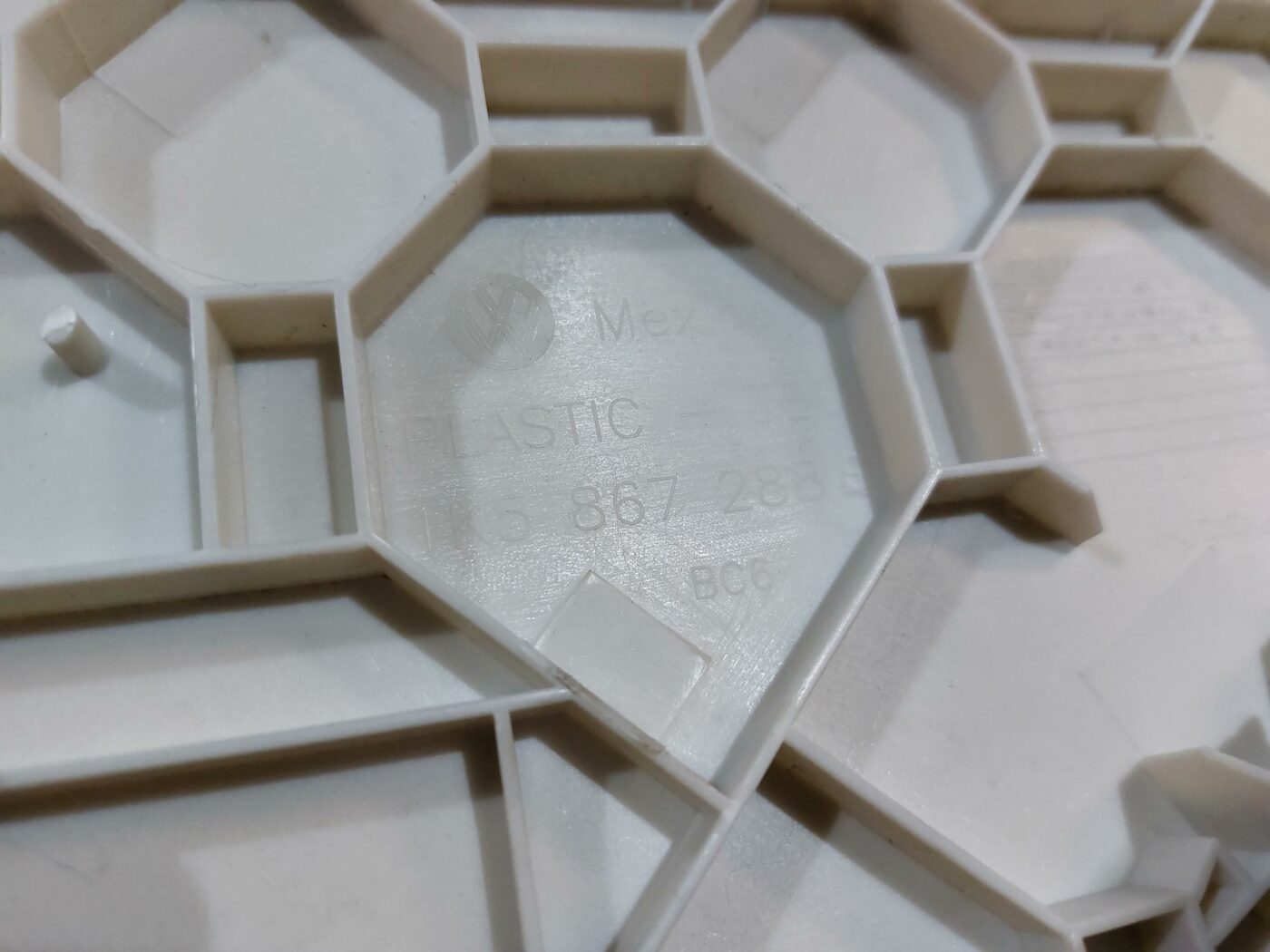 Bagažnieka nodalījuma statnes apdare priekš VW JETTA 2008 3 Bagažnieka nodalījuma statnes apdare priekš VW JETTA 2008