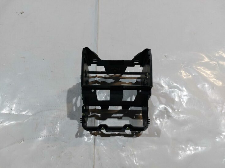 Mērinstrumentu paneļa iekšējā plastmasa priekš VW JETTA 2008